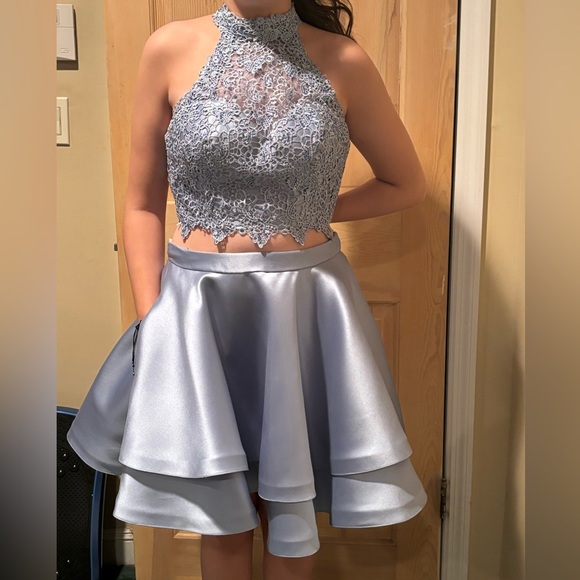 2 piece, Powder Blue Jr Prom/ Prom dress. - Picture 3 of 3